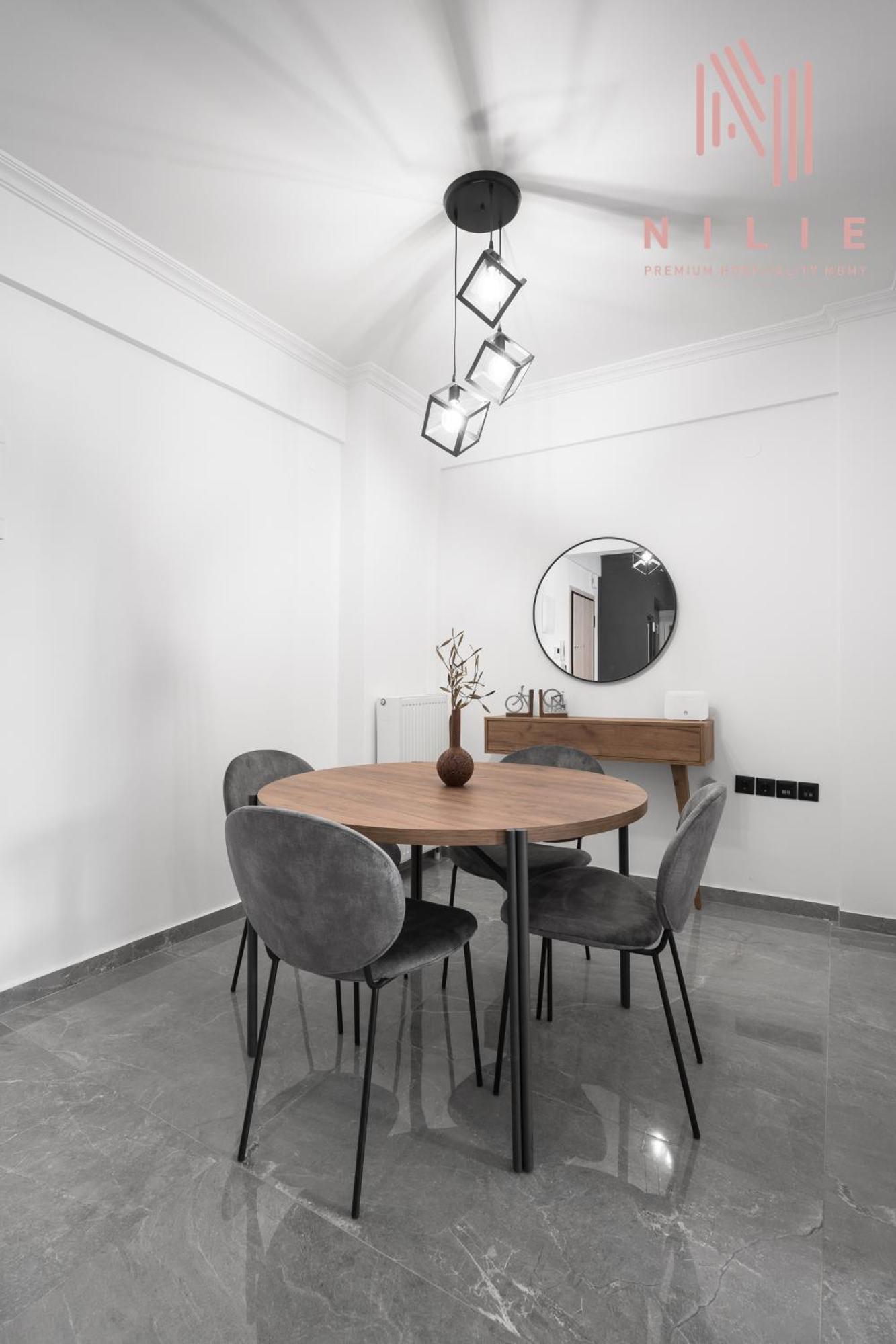 Greybow, Nilie Hospitality Mgmt